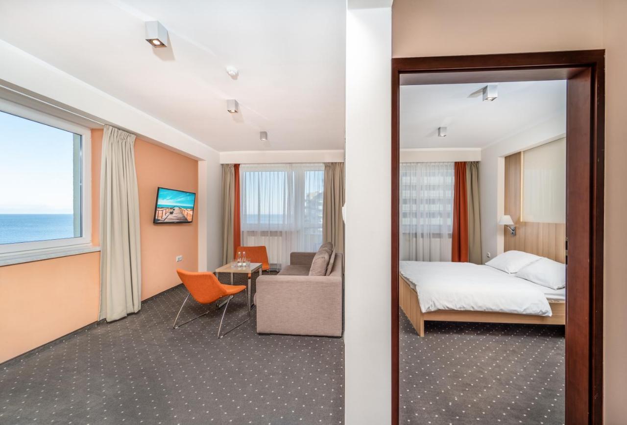 One-Bedroom Apartment Sea View